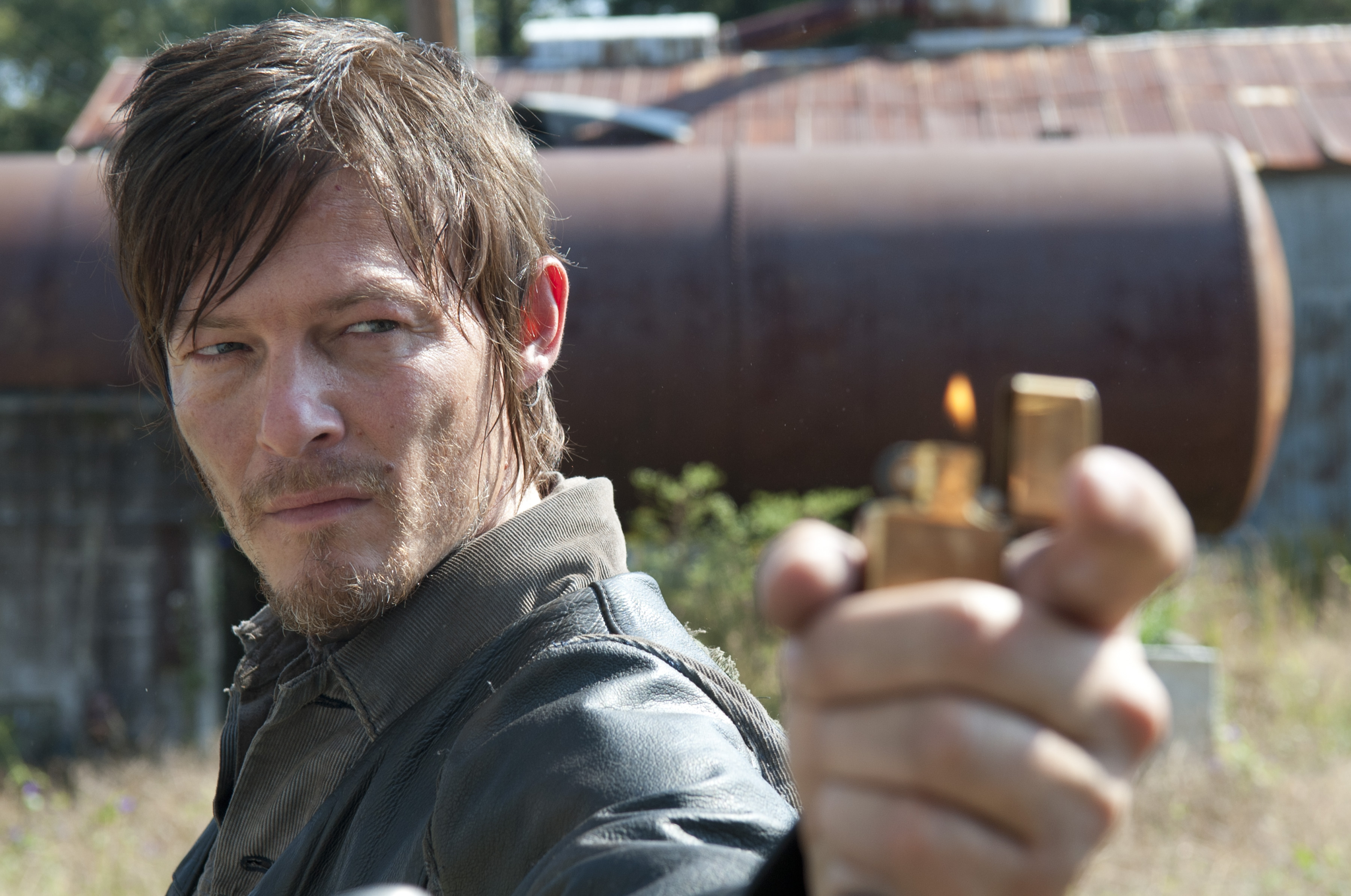 Daryl amb un encenedor